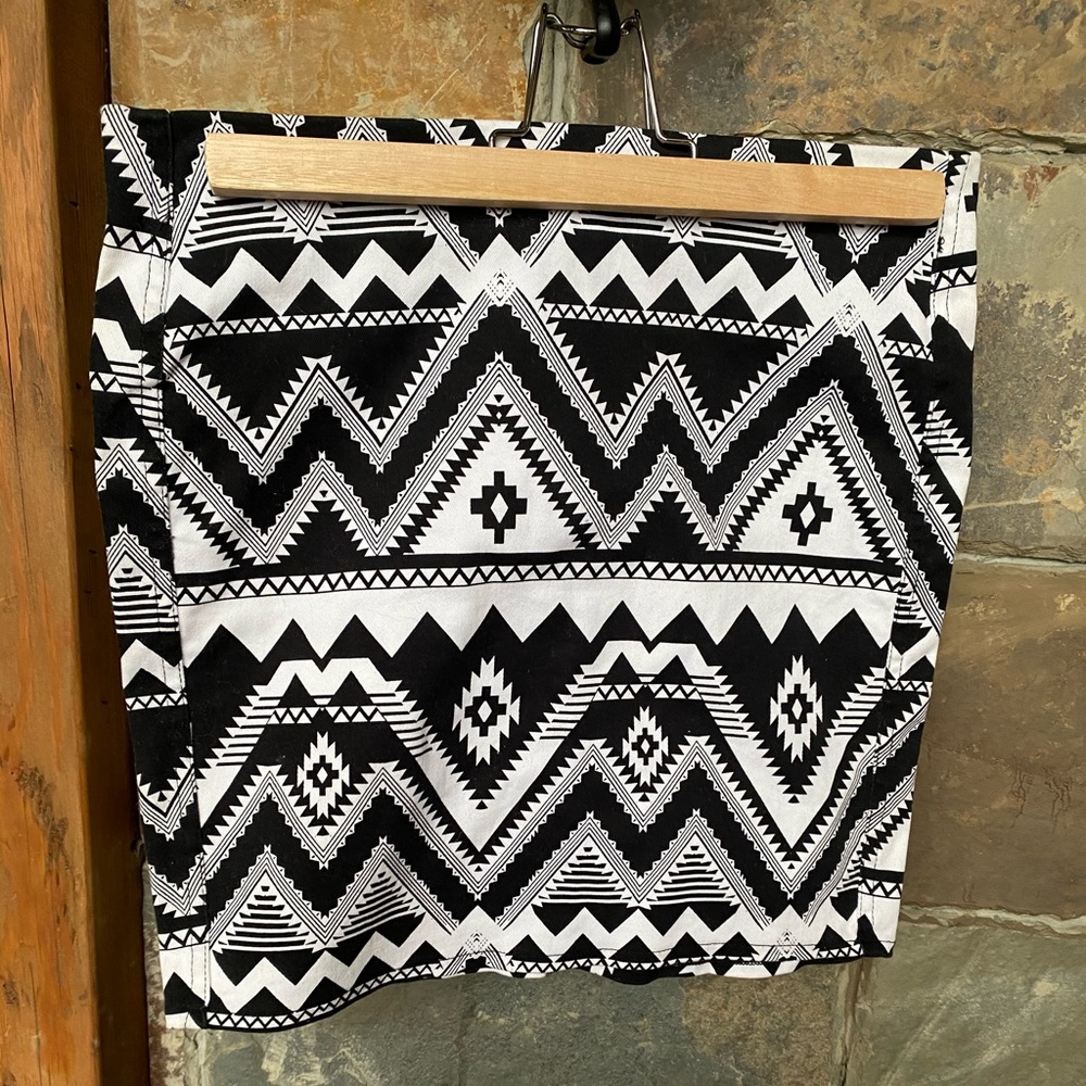 H&M Geometric Mini Skirt